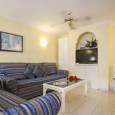 アパートホテル Ona Claveles 4*