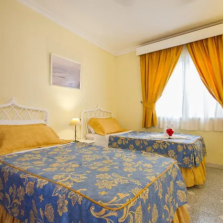 アパートホテル Ona Claveles