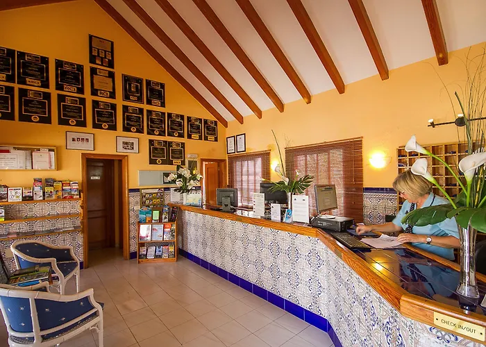 Ona Claveles شقة فندقية 4*