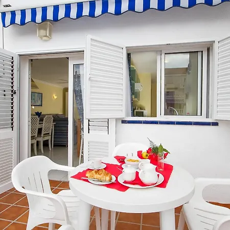 Ona Claveles Лос Кристианос